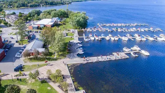 Vue aérienne du centre-ville de Port Perry